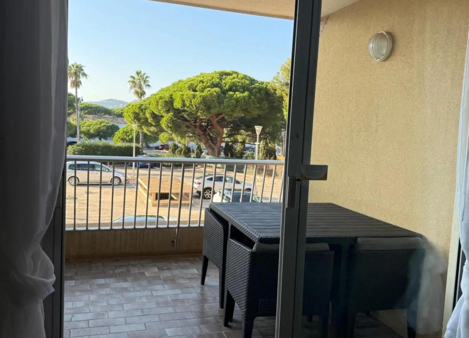 Super Studio Climatise Sur Le Port De Hyeres Appartement